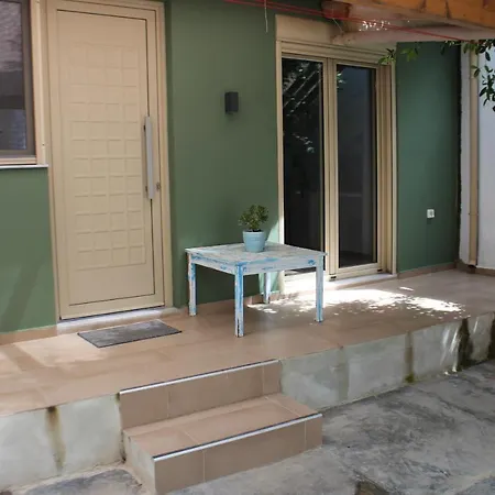 Mzee Aleko Studio Apartment *
