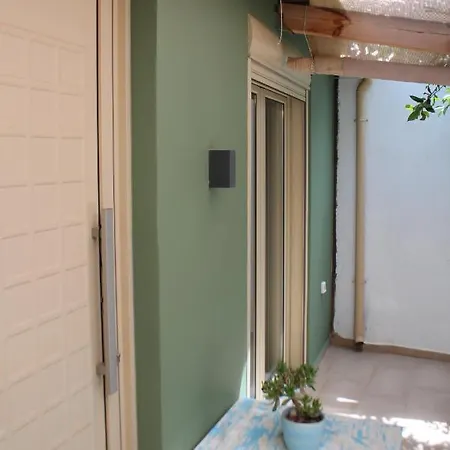 Mzee Aleko Studio Apartment *